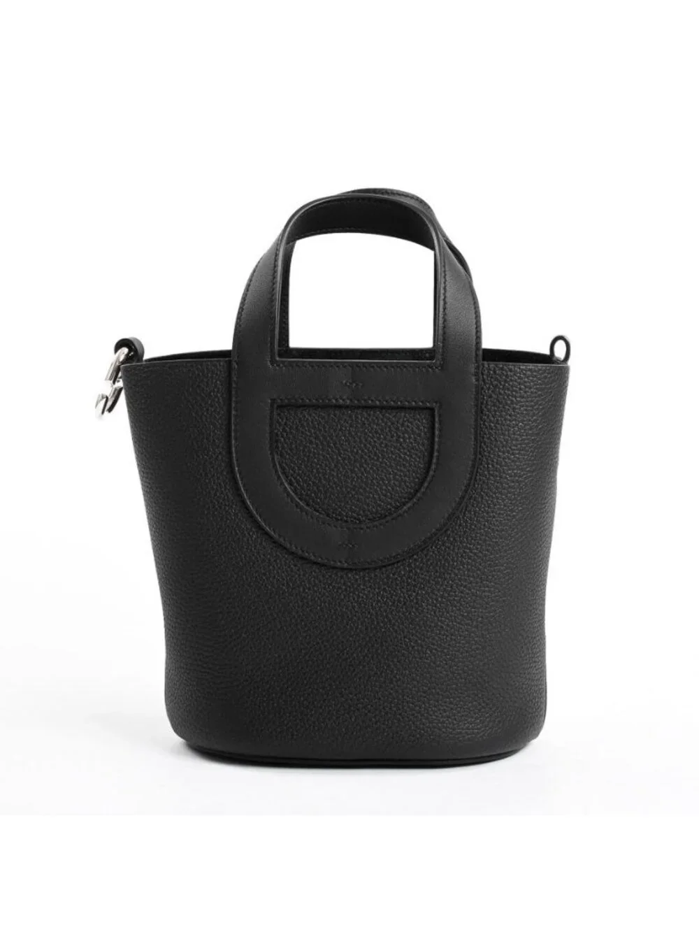 Hermes Handbag in the Loop 18